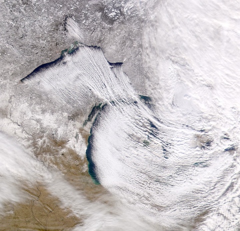 Lake_Effect_Snow_over_Michigan-480px