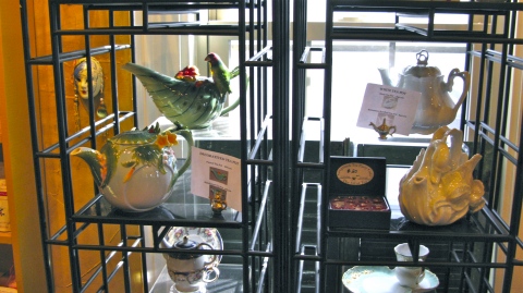 Teapots for sale in the Saugatuck Tea Party Cafe in Saugatuck, Michigan