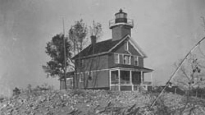 photo of the kalamazoo river light at Saugatuck, Michigan