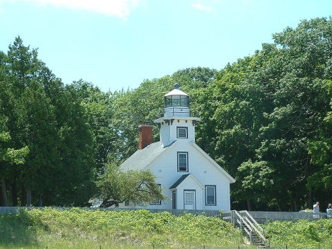 WC-480px-Mission_Point_Lighthouse