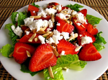 plate of Spinach Strawberry Salad