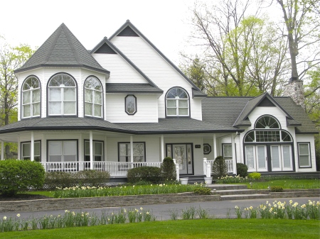 House on Lakeshore Drive in Douglas, Michigan